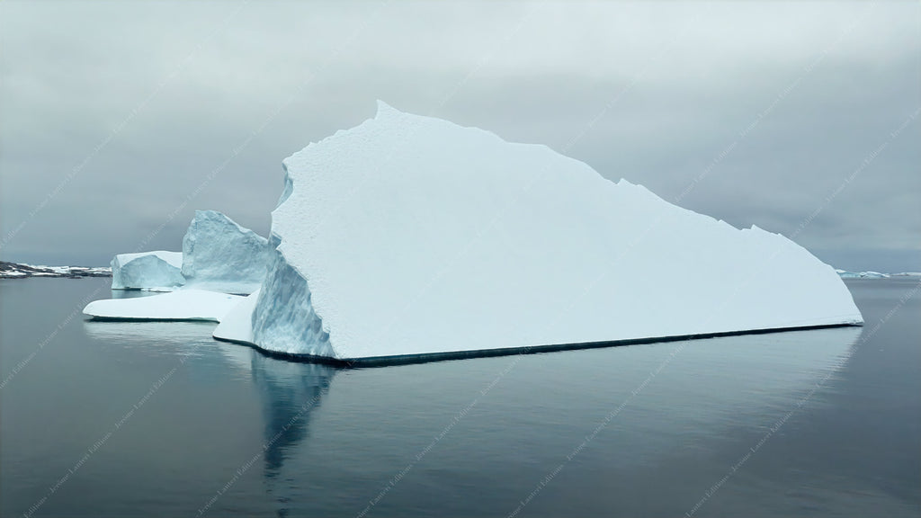 Photo Ice Monolith II ArtBox - Photographie d'art arctique XXL - Série limitée grand format - Lanteri Editions